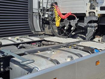 S540 4x2 / PARKING COOLER / 2 TANKS / FULL AIR